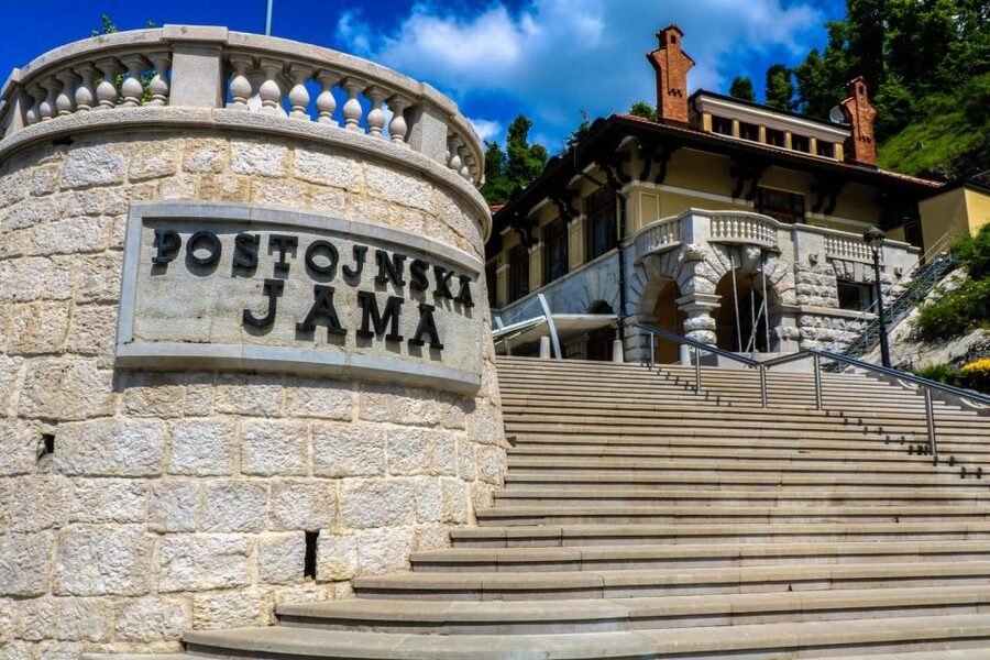 From Ljubljana: Postojna Cave, Predjama Castle and Lake Bled - The road to Lake Bled