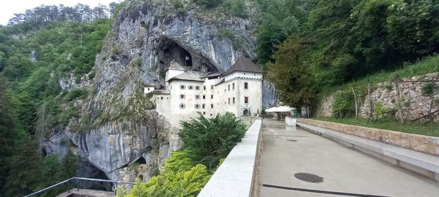 From Ljubljana: Postojna Cave & Predjama Castle Guided Trip - Leaving Ljubljana in a seven-seat van