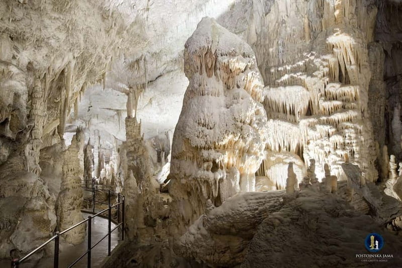 From Ljubljana: Postojna Cave, Predjama Castle, & Piran Tour - Predjama Castle: a fortress in the cliff