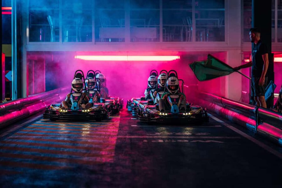Gokart experience at Woop! karting - the fastest attraction - The 10-minute electric kart session