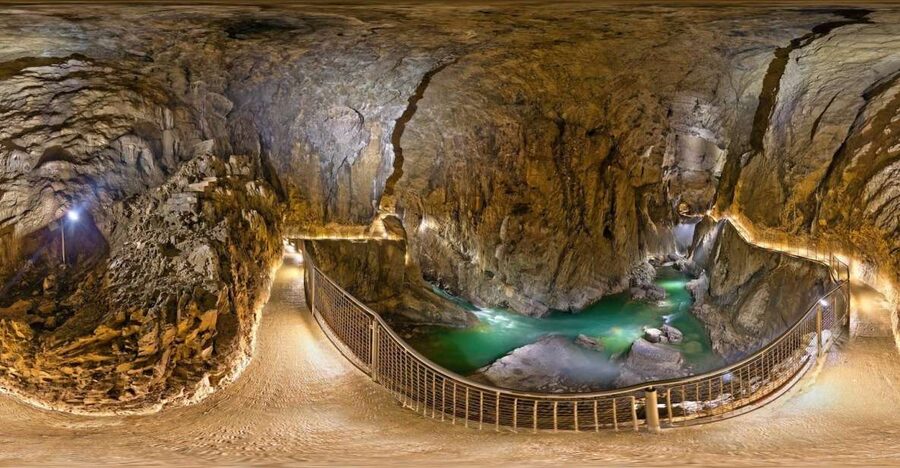 Lipica Stud Farm and Škocjan Caves from Trieste - Meeting your guide in Trieste