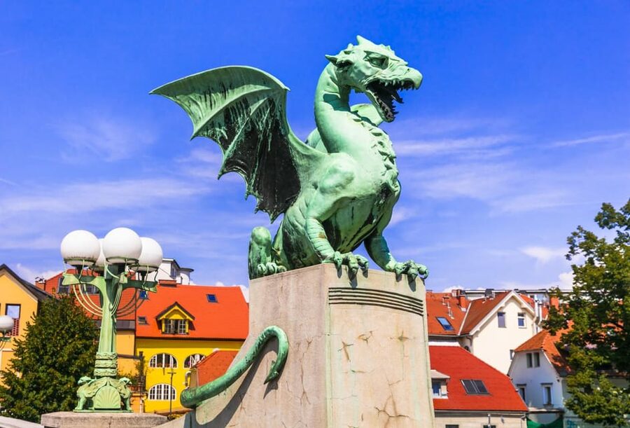 Ljubljana: 2h walking tour with local guide - Cathedral and Central Market: faith and daily life