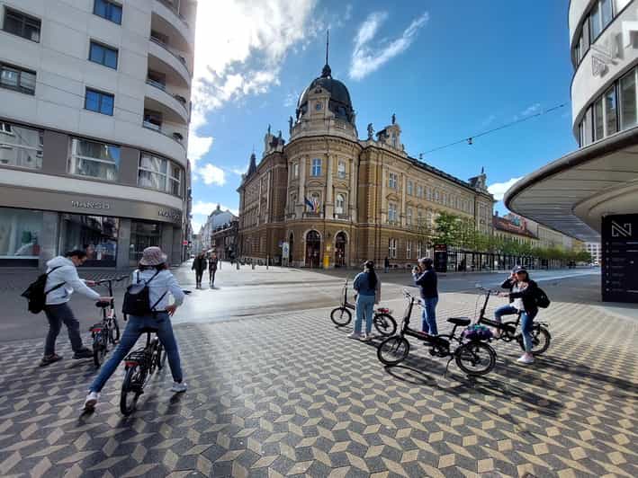 Ljubljana by E-Bike: Guided City Highlights Tour - The ride toward Ljubljana Castle