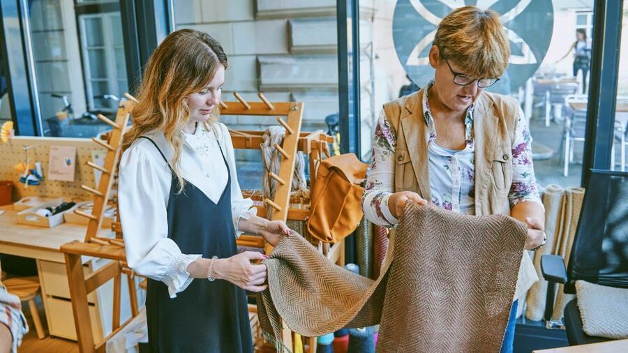 Ljubljana: Interactive Workshop with Experienced Weaver - Is $88 fair for 75 minutes?