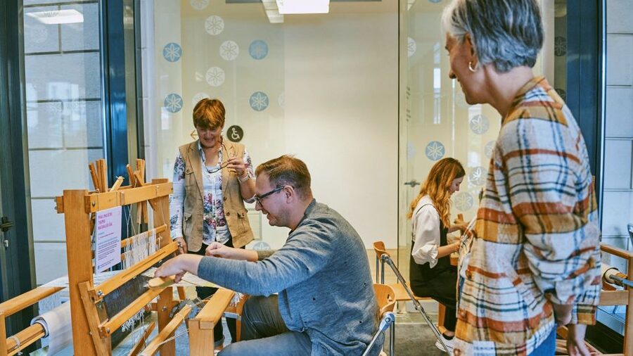 Ljubljana: Interactive Workshop with Experienced Weaver - How to fit it into a Ljubljana day