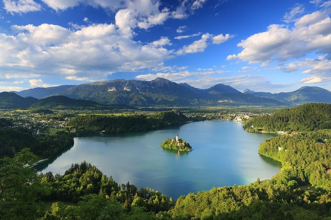 Ljubljana: Lake Bled Experience small group half-day tour - Why Lake Bled works well as a half-day outing