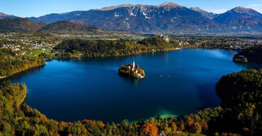 Ljubljana: Lake Bled, Postojna Cave, and Predjama Day Tour - Predjama Castle and the story of Erazem