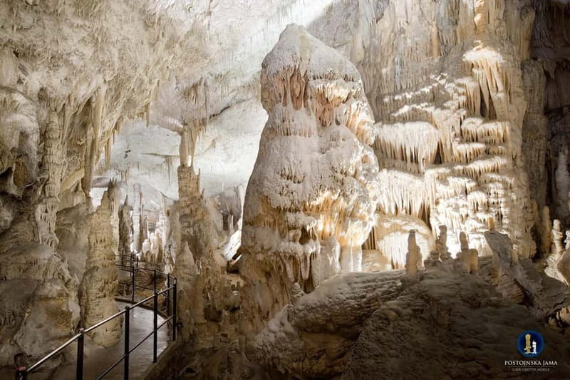 Ljubljana: Postojna Cave and Predjama Castle Tour - Why this pairing works so well