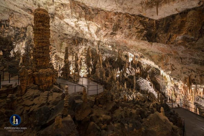 Ljubljana: Postojna Cave and Predjama Castle Tour - The 20-minute ride to Predjama Castle
