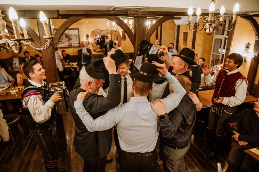 Ljubljana: Traditional Slovenian Dinner and Show - Key things to know before you go