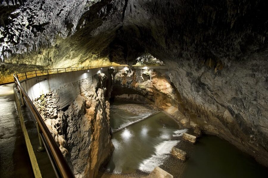 Ljubljana: UNESCO-Listed Škocjan Caves and Piran Day Trip - Four hours in Piran, with a guided start