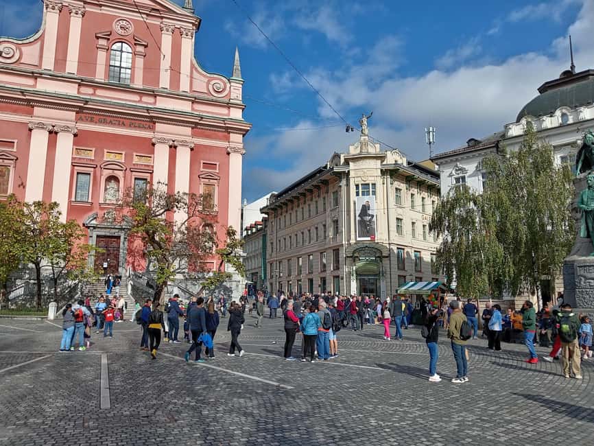 Ljubljana: Wonderful tour fun experience time history - Trg francoske revolucije and the first historical layers