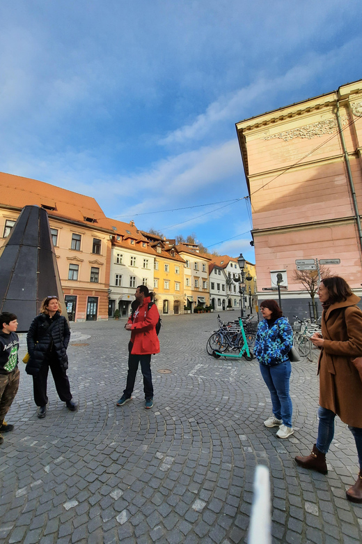 Ljubljana: Wonderful tour fun experience time history - Finishing at St. Nicholas Cathedral