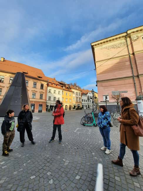 Ljubljana: Wonderful tour fun experience time history - Starting near Mestni trg 2