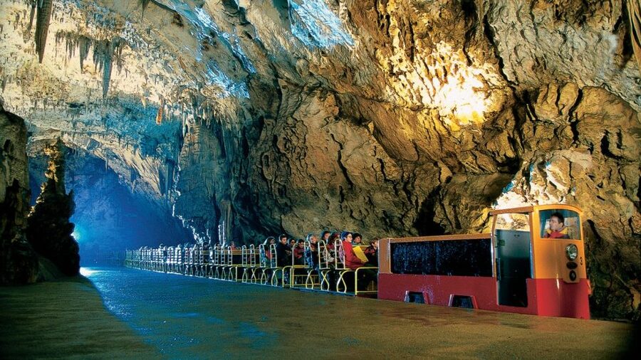 Piran: Postojna Cave and Predjama Castle - Key points at a glance