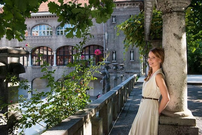 Private city tour of Ljubljana. 2 hours with a friendly and fun local guide. - Meeting at the Tourist Information Center