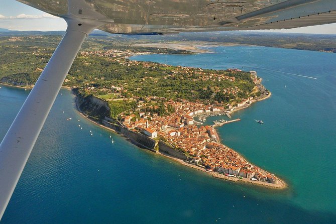 Private Piran Walking Tour (tasting of local wine & products included) - Prvomajski trg and the story of water
