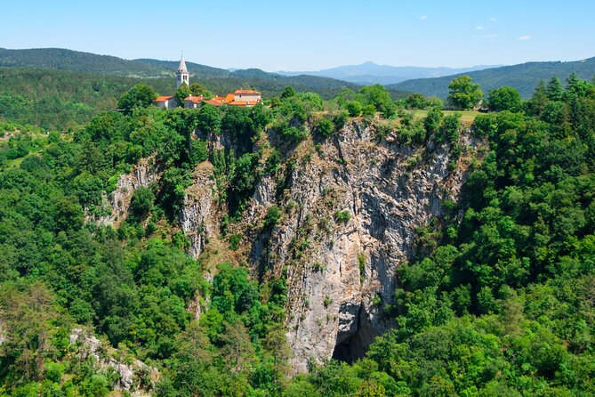 Private Postojna Cave & Predjama Castle Tour from Ljubljana - What private transport adds to the day