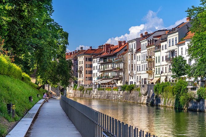 Private Walking Tour of Ljubljana Old Town - What makes the guide important