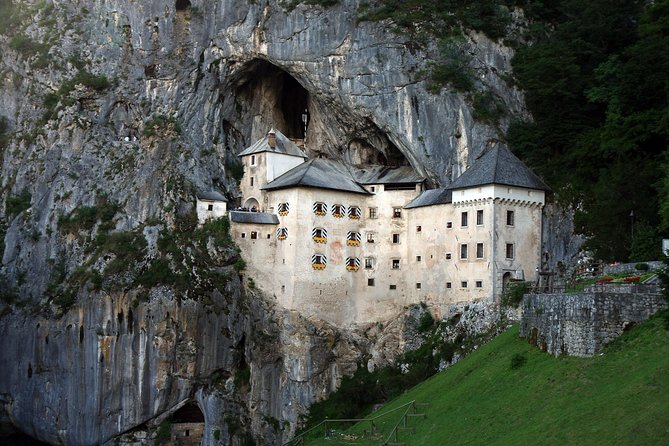 Slovenia in One Day: Lake Bled, Postojna Cave and Predjama Castle - The real price and what you receive