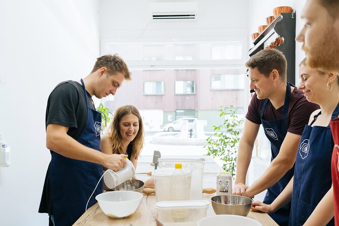 sLOVEnian Strukelj Traditional Cooking Class - Local Snacks While the Dish Cooks
