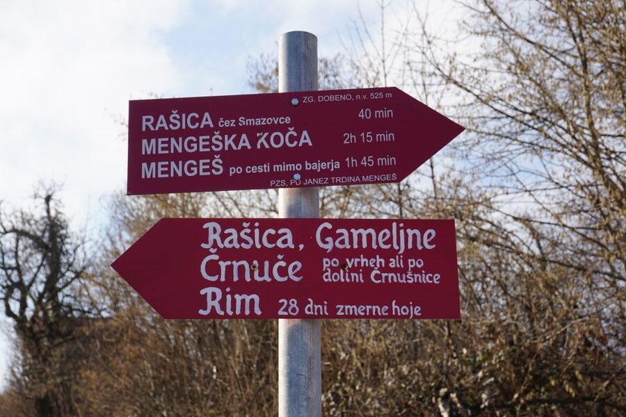 Šmarna Gora: Hiking and Food Tour from Ljubljana - The summit view over the Ljubljana basin