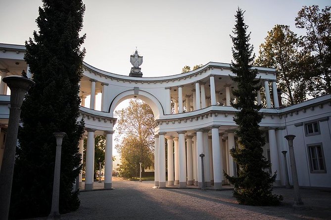 The Deadly Walk - Ljubljana Cemetery Tour - A calm walk through Ljubljana’s outdoor gallery
