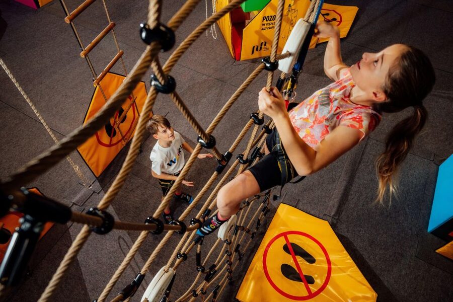 Woop! Fun park with 21 attractions - The 43-route interactive climbing zone