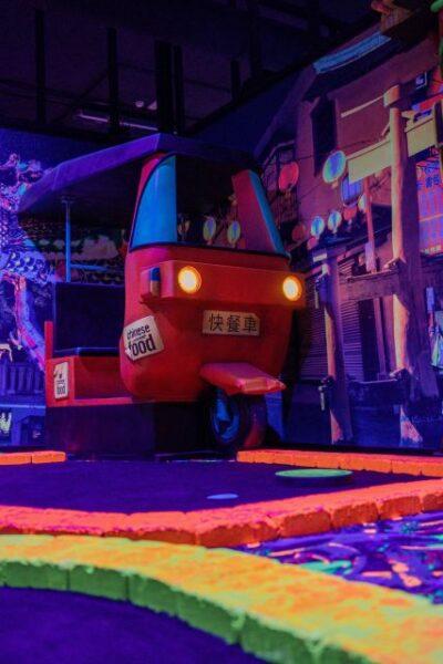 Woop! Glow golf: Ljubljana Btc City